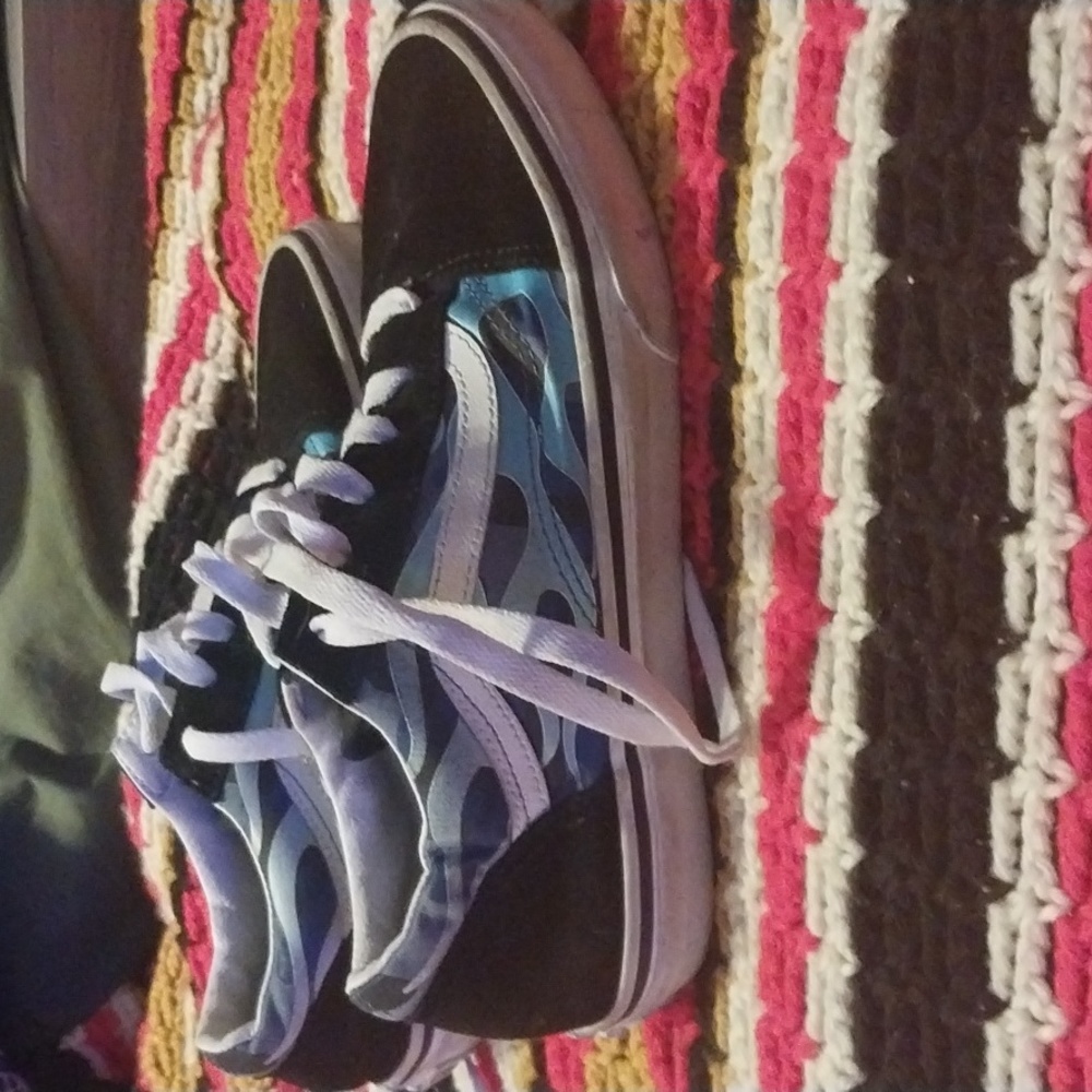 Vans - Picture 4 of 4